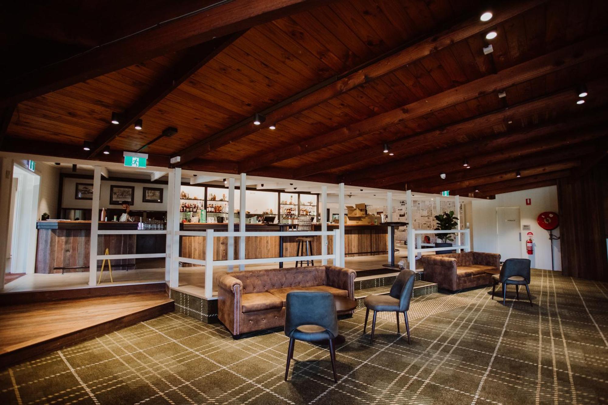 Wallaby Hotel Mudgeeraba Экстерьер фото